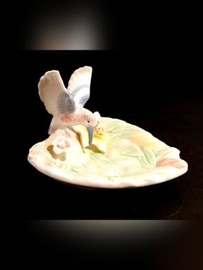 Vintafe Porcelain Hummingbird Trinket Dish in Soft Pastels